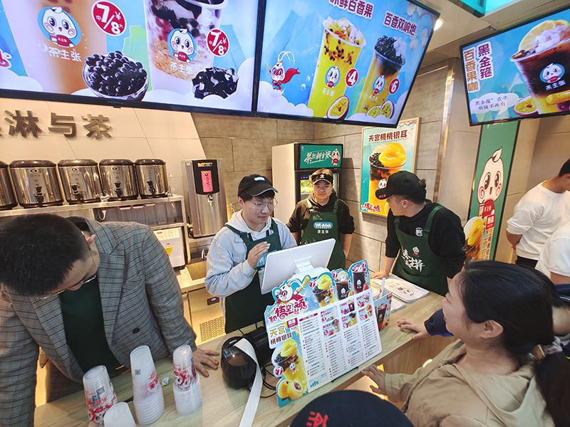 开奶茶店是选择加盟还是自己开？选择之前这些问题要清楚